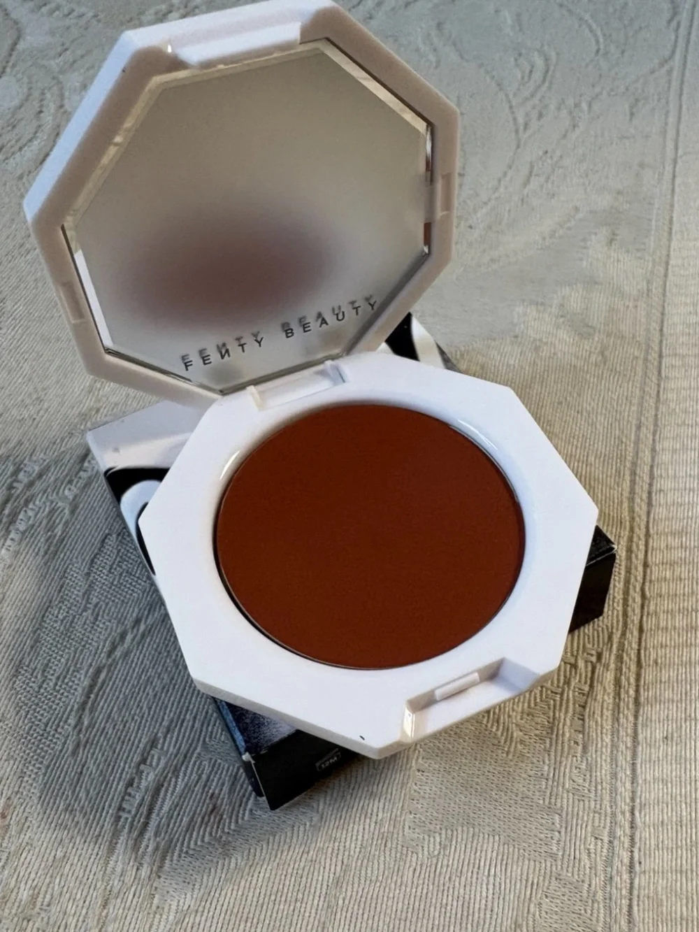 Fenty Beauty Cheeks Out Freestyle Cream Blush — Rose Latte 10 BNIB